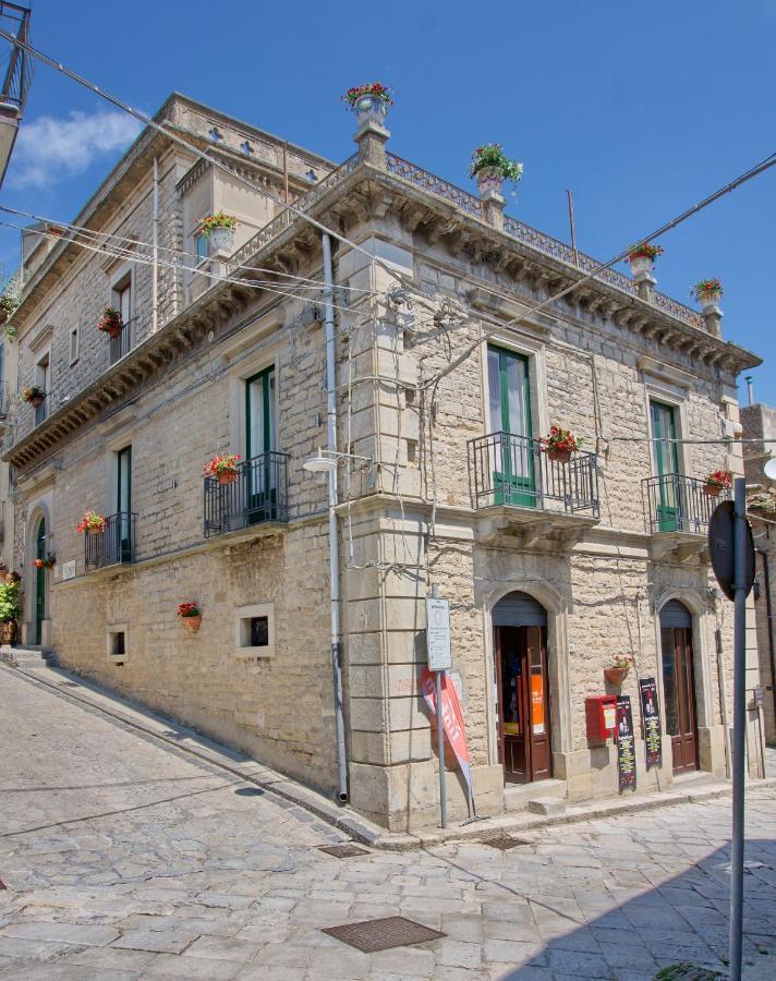 Bed and Breakfast Domus Aurea Montalbano Elicona Exterior foto