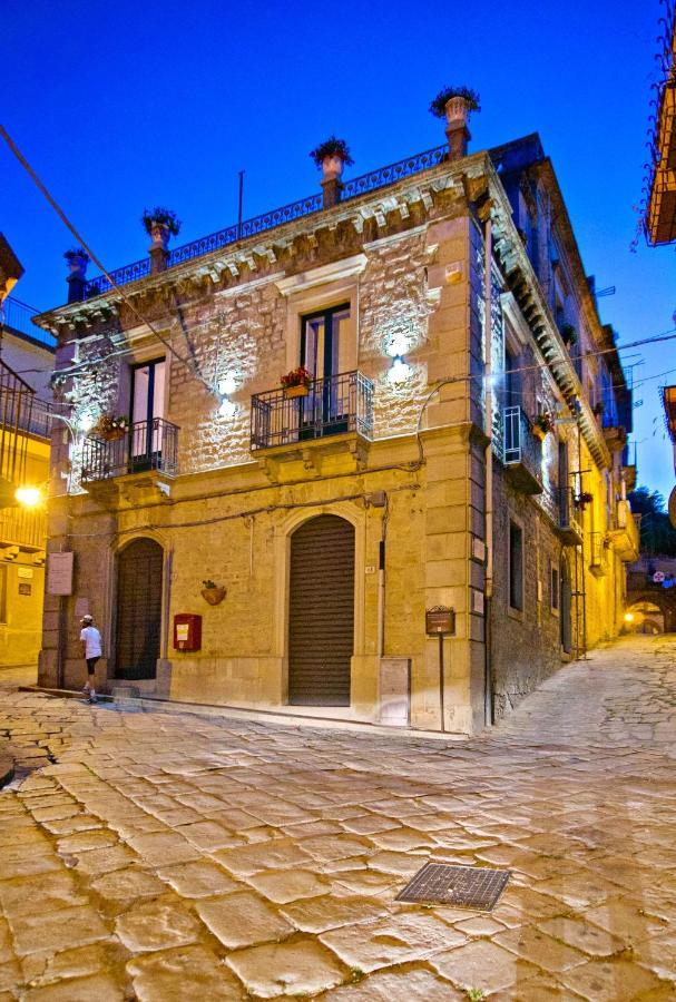 Bed and Breakfast Domus Aurea Montalbano Elicona Exterior foto